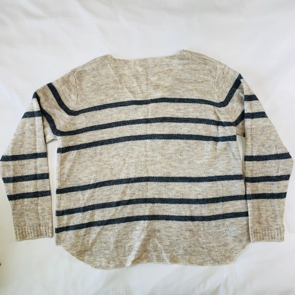 🌷MSSP Striped Light Weight Sweater - Picture 6 of 6